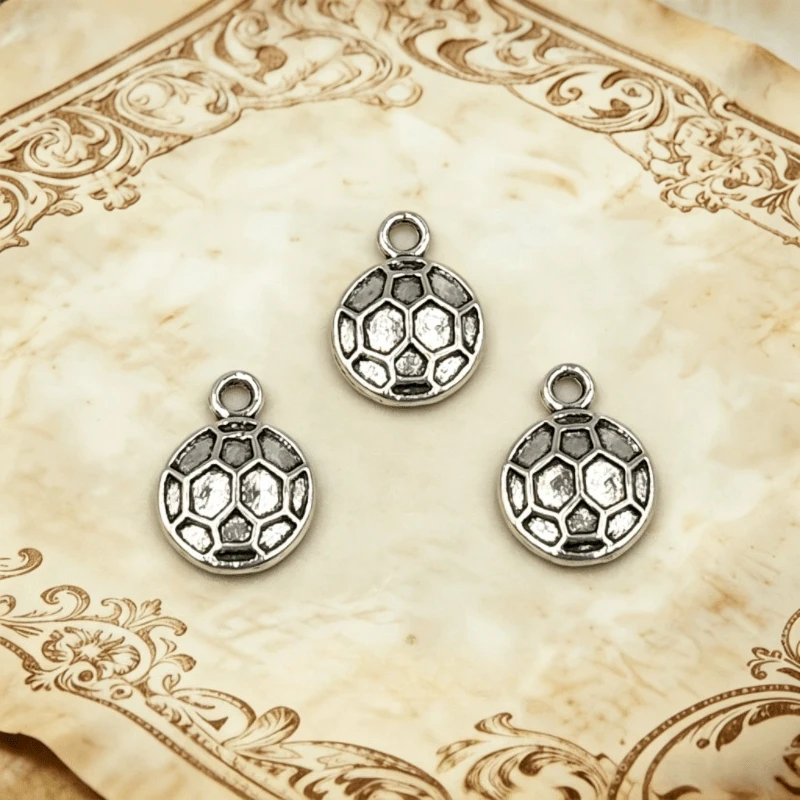 270 Stück antiksilberfarbene Fußball-Anhänger, 15 x 11 mm, für Armbänder, Ohrringe, Schmuckherstellung # 103 Großhandel