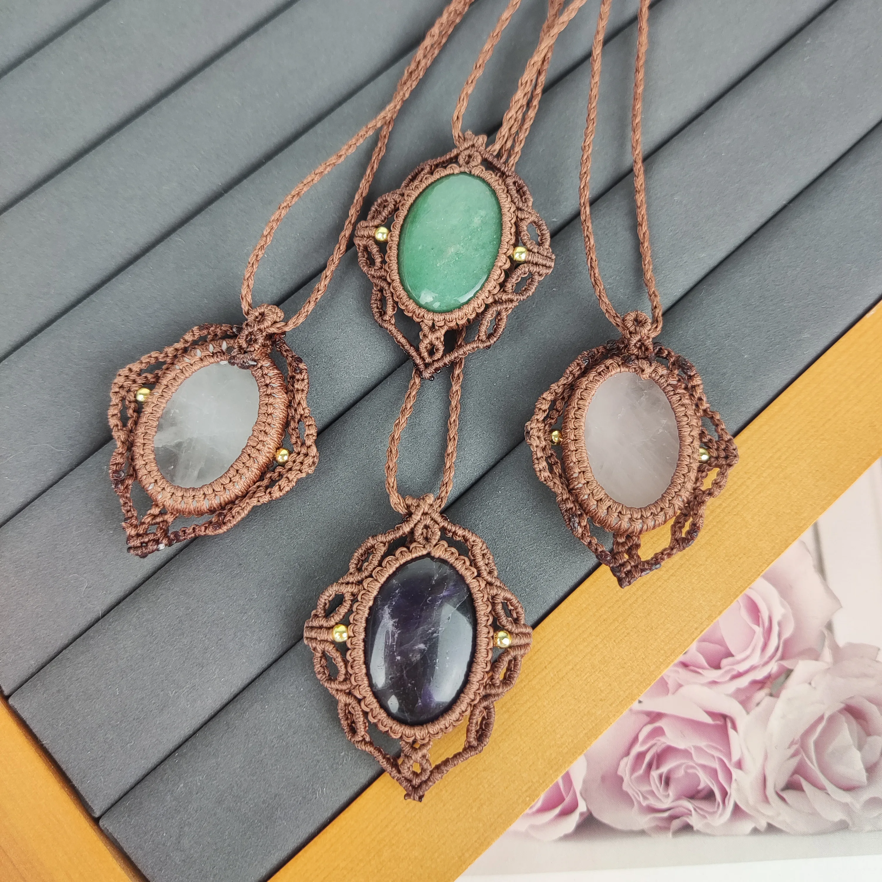 Kristallen ketting Steenkwarts kettingen Natuurlijke kristallen hanger Zeshoekige hanger Amethisten Sieraden for dames en heren (Color : Rose Quartz-01
