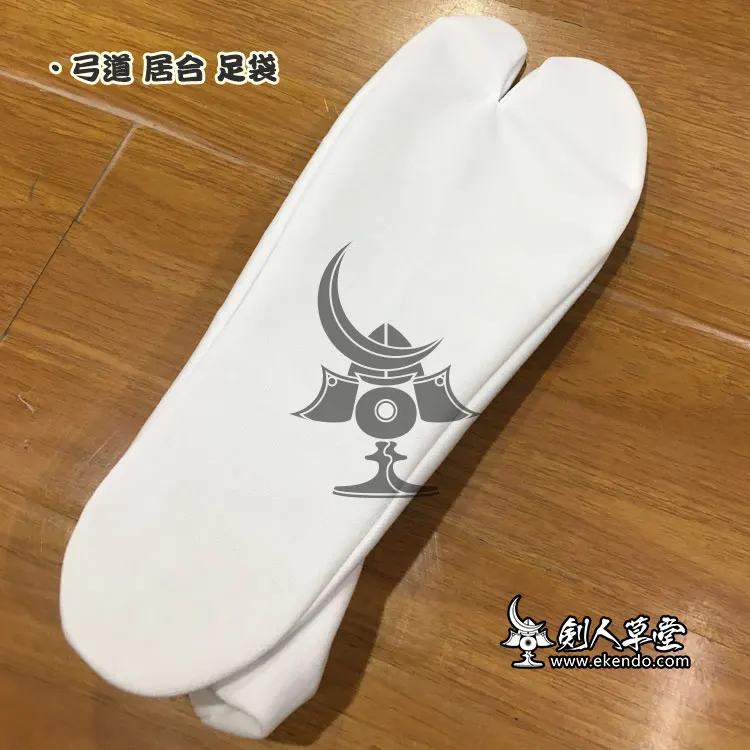 -IKENDO.NET-PT030-Fukuske Tabi-Tabi split-toe feet outfits
