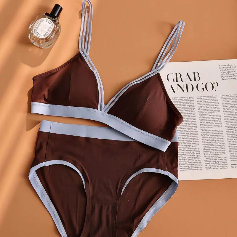 Contrast Colour Triangle Bra Seamless French Style Wireless Bralette_voghion.com