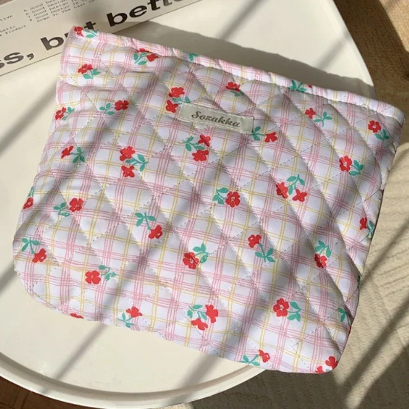 

Стеганая косметичка для косметики женская милая сумка для туалета женские сумки Цветочные органайзеры для хранения косметики