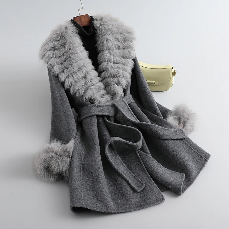 

Hot sale Trendy classic ladies natural fox fur coats and jackets wholesale