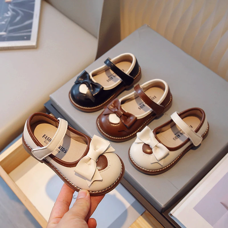

2023 Children Fashion Bow Color Matching Hook & Loop Round-toe Korean Girls Leather Shoes Retro Britain Kids Shoe Versatile Soft