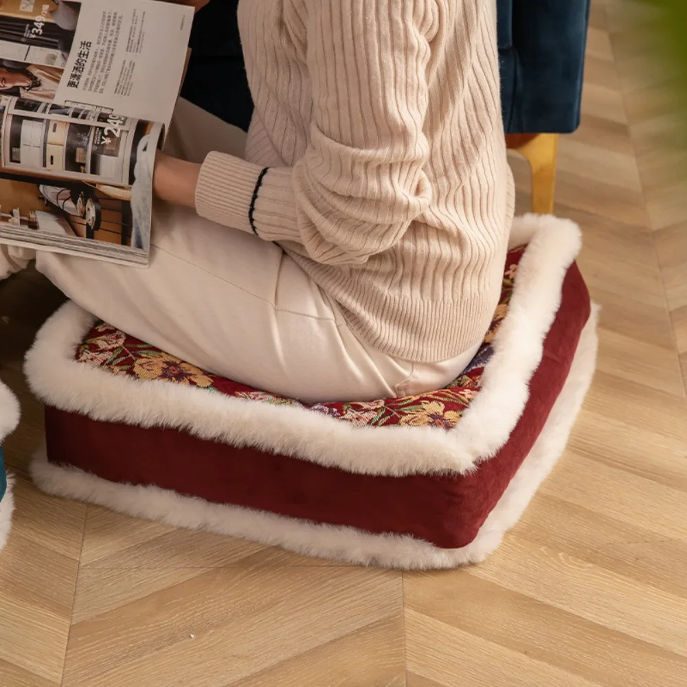 

Light luxury retro cushion fart cushion floor, high-quality double-layer raw edge, model room cushion, pastoral embroidery futon