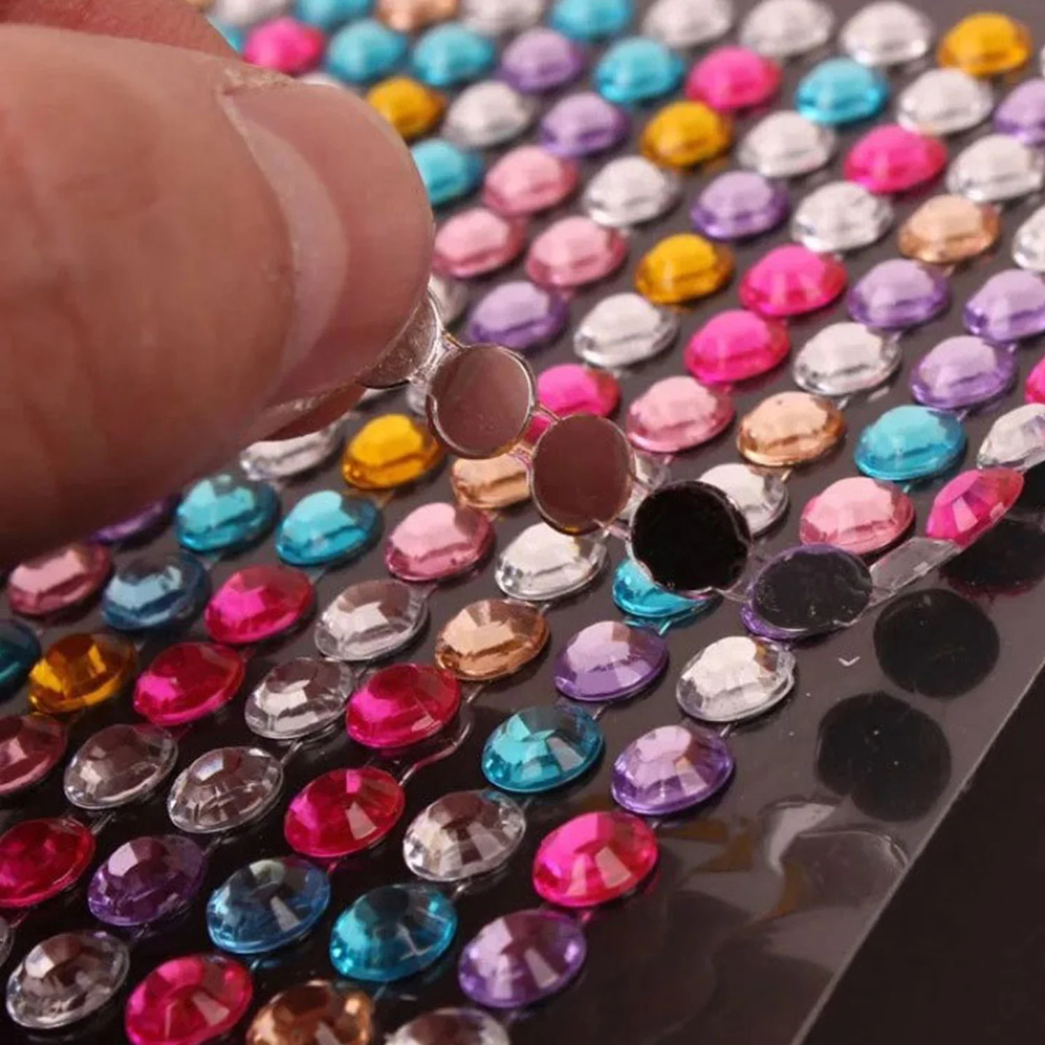 Рисунок 4 - самоклеящиеся акриловые наклейки для телефона