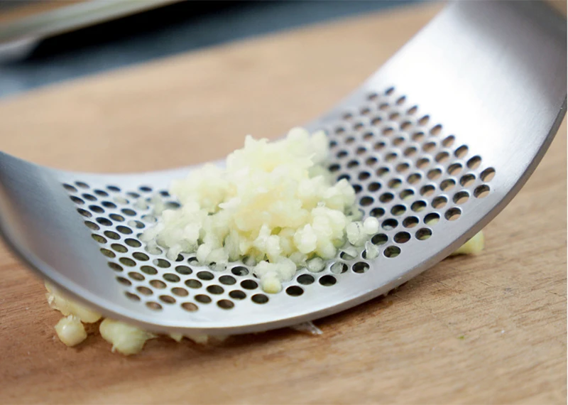 Description Picture 4 of itemStainless Steel Garlic Press, Heavy Duty Manual Ginger Crusher Mincer, Rocker Style Kitchen Gadget for Garlic Ginger, Easy Clean