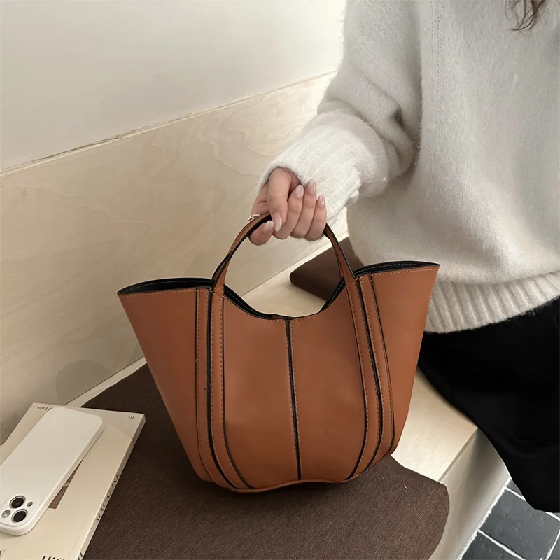 Women's New High-capacity Crossbody Bucket Bag Versatile and Simple Single Shoulder Basket Small Purse and Handbag