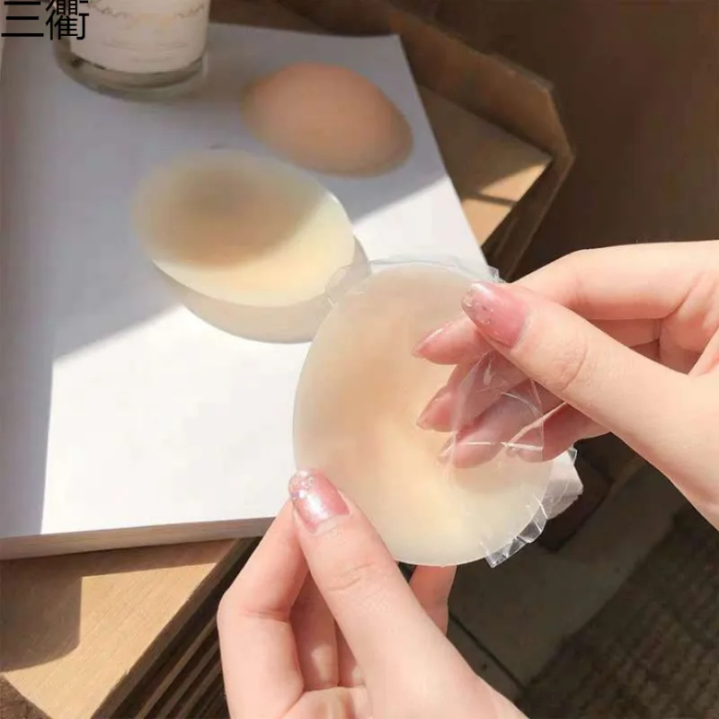 

Traceless ultra-thin silicone invisible breast patch, waterproof and adhesive resistant Bristols underwear