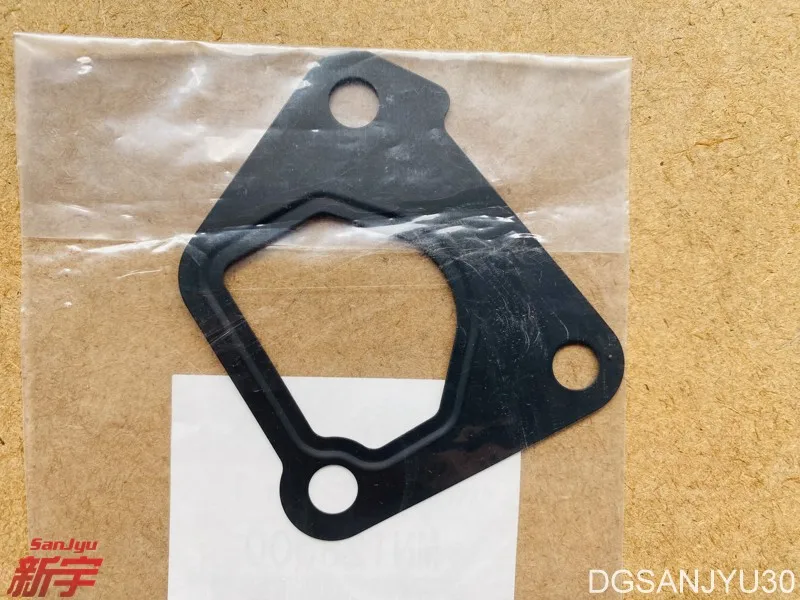 PAJERO V80V90V70V60 6G70ENGINE GASKET,COOLING WATER OUTLET HOSE FITTING MN128500