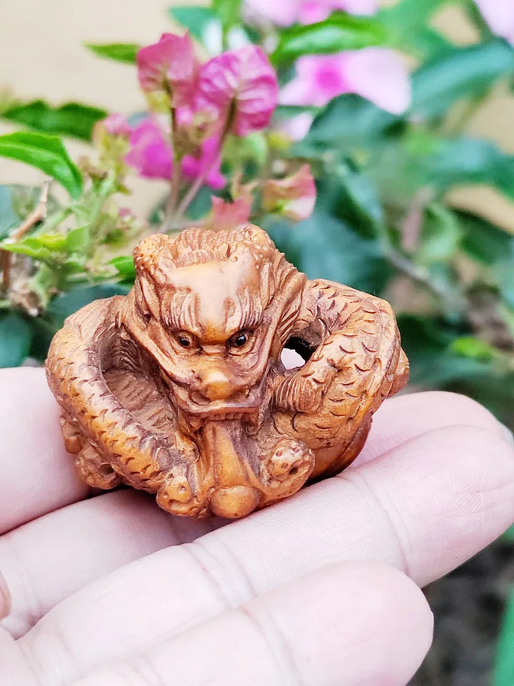 Y8378 - 1.6インチ手彫りツゲの木根付置物彫刻: 龍王