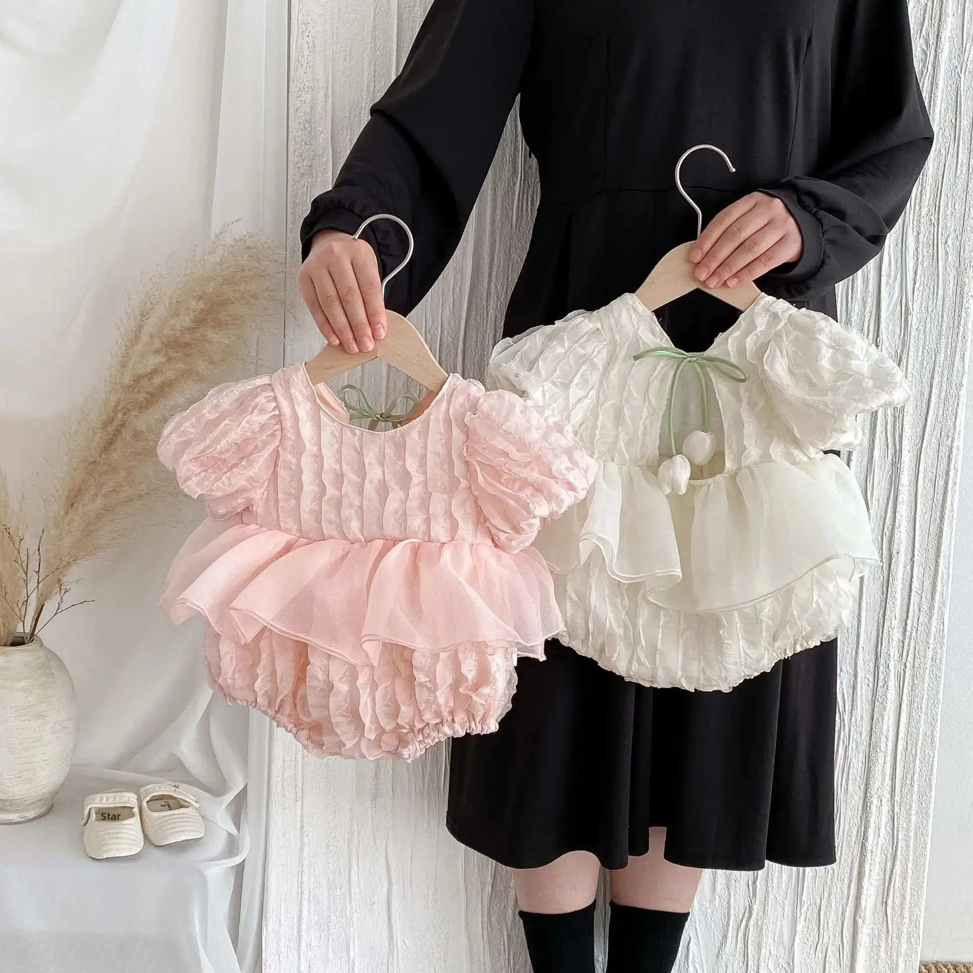 Summer New Sweet Cute Baby Girl Romper with Bubble Sleeves And Lace Backless Harem Skirt Style Infant Clothing Babygown