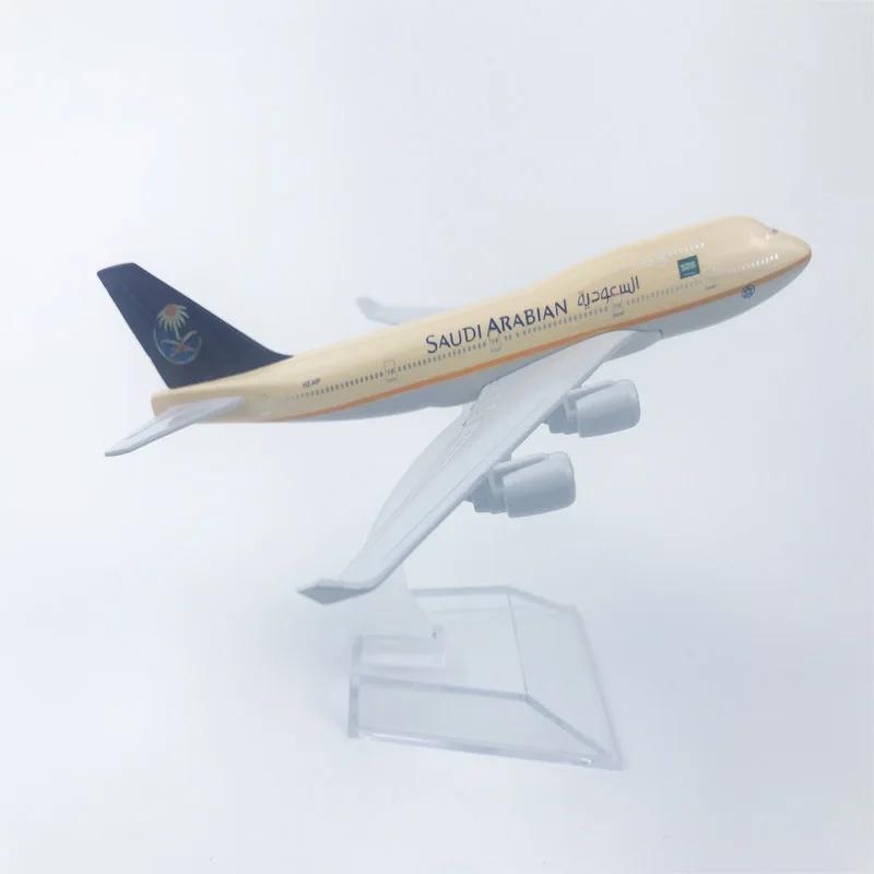 

Diecast Saudi Arabian Airlines B747 Civil Aviation Passenger Plane Model Alloy&Plastic Material 1:400 Scale Simulation Display