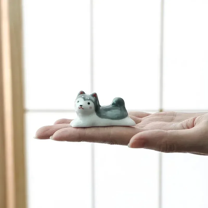 Japanese Style Underglaze Ceramic Cute Dog Chopstick Holder Tableware Restaurant Simple Oval Spoon Bracket Utensil for Kitchen