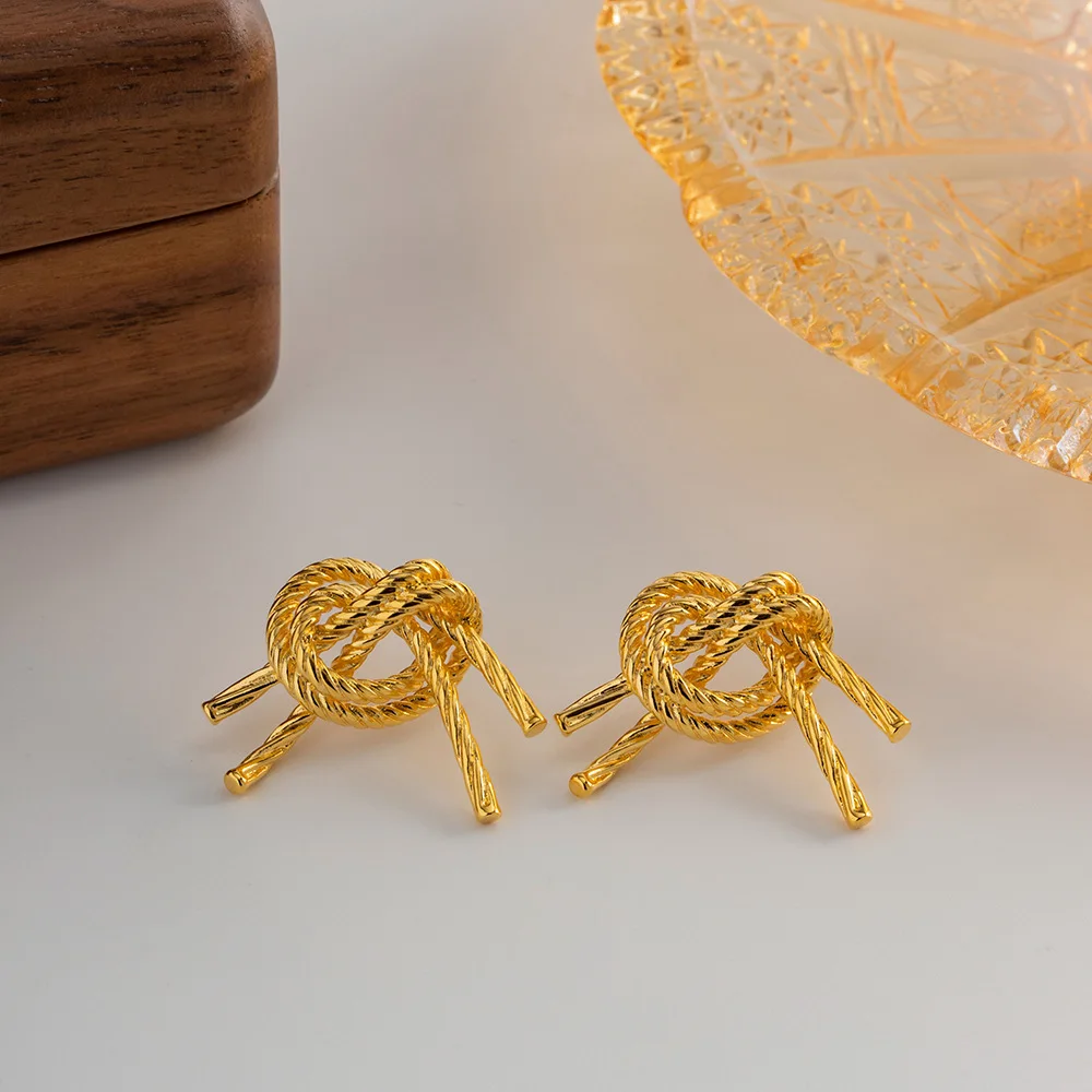 Accessori Per Gioielli Personalizzati Di Lusso E Premium Leggeri Orecchini Irregolari In Corda D'Oro Placcato Rame 18 Carati