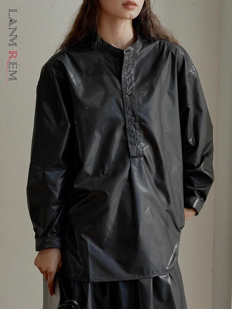 

[LANMREM] Black Leather Shirt For Women Round Neck Long Sleeve Single Breasted Office Lady Blouses 2024 Spring New 26D5455