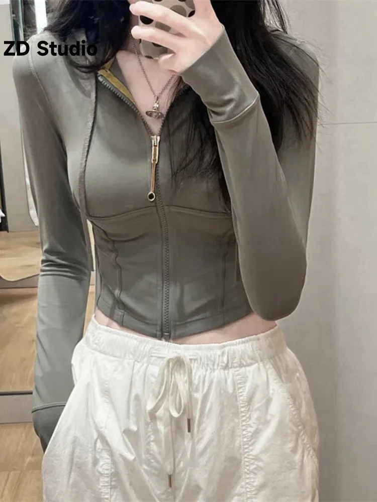 

[ZD Studio] 2023 Autumn/Winter New Short Comfortable Waist Sweater Fashion Zipper Hooded Short Sports Coat For Women