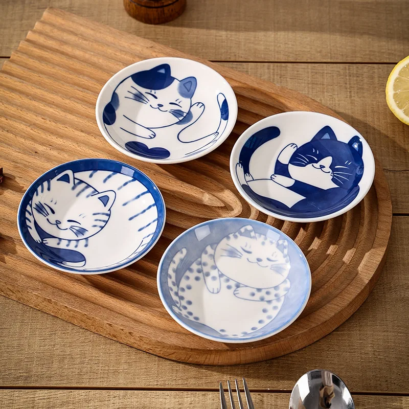 

4pcs Japanese Cartoon Ceramic Seasoning Dish Lucky Cat Pattern Dining Table Tableware Soy Sauce Vinegar Hot Pot Seasoning Tray