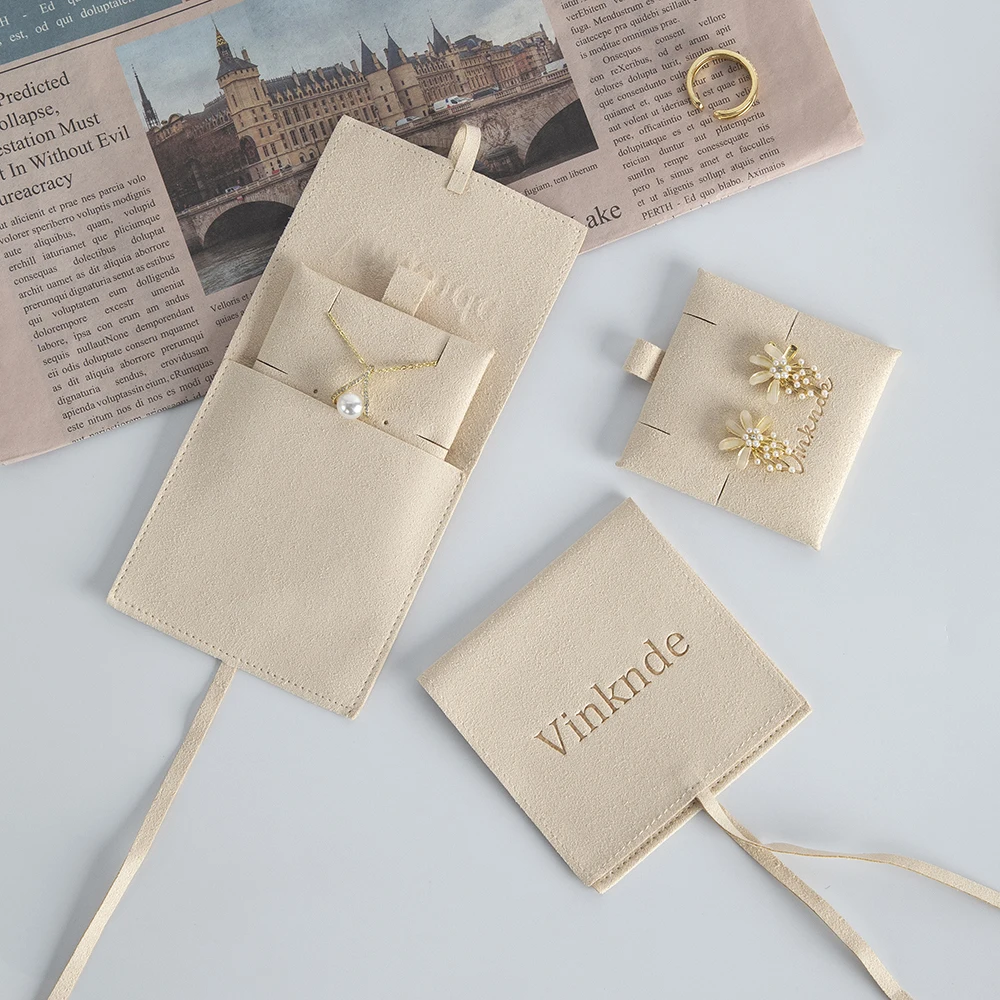 2023 Cream Jewelry Packaging Gift Bag Envelope Suede Microfiber Jewelry Pouches Jewelry Earrings Card Pouch Set with Logo Custom