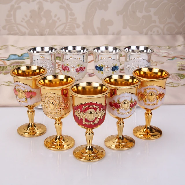 Vintage Metal White Wine Glass Engraving Flower Pattern Goblet for Home Ornament Wine Liqueur Cup for Kitchen Home Glass