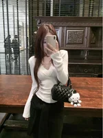 Women's V-Ne Fce Lined ort T-irt Slim Fit Inner Wear Base irt Versatile Winter Warm Top Korean Sle Commute Faion