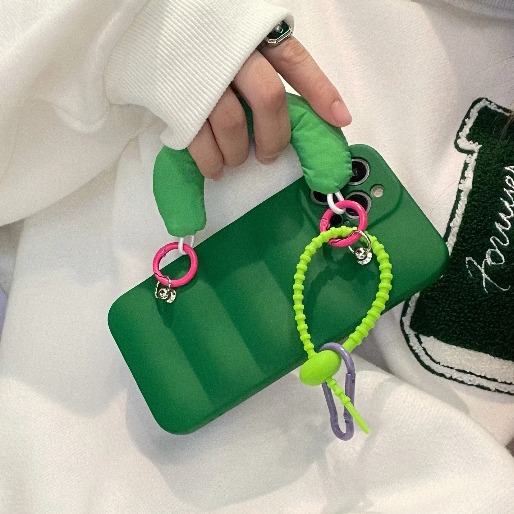 

Cotton Wrist Strap Mobile Phone Case Suitable for Apple 13 Mobile Phone Case IPhone12/11promax Anti-fall Protective Case