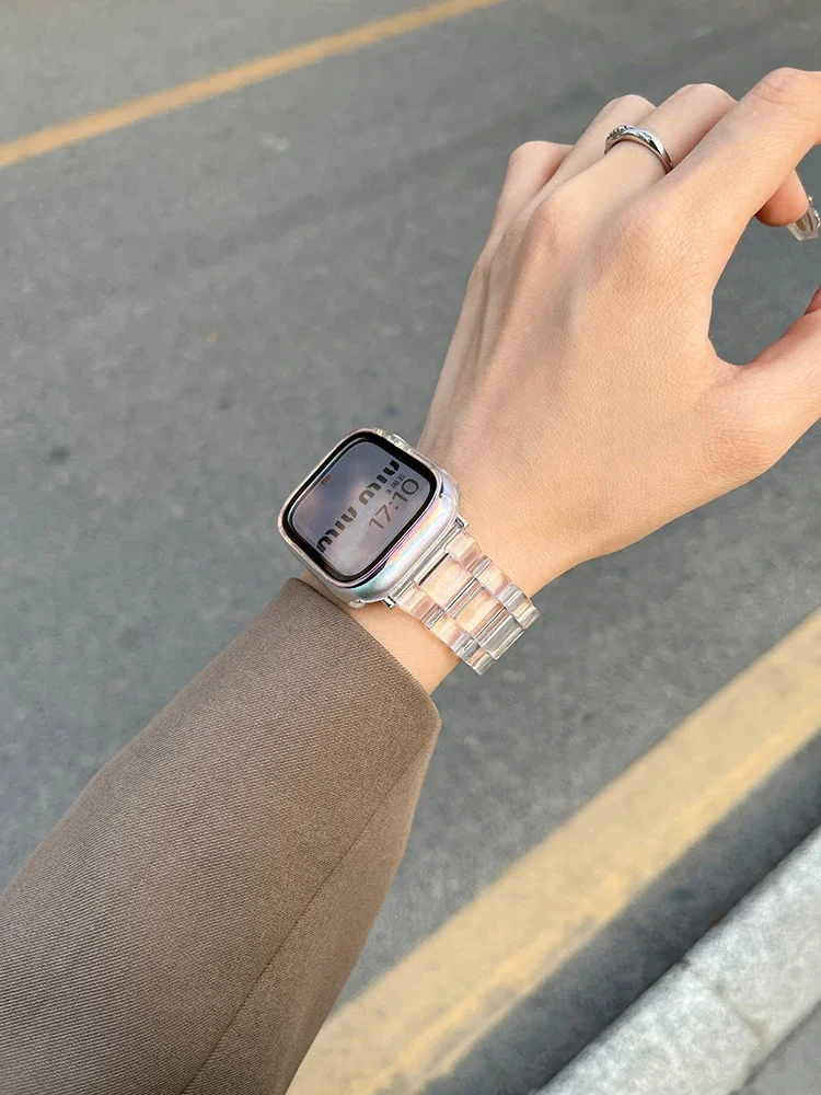 Enhanced Transparent Link Bracelet with Tool