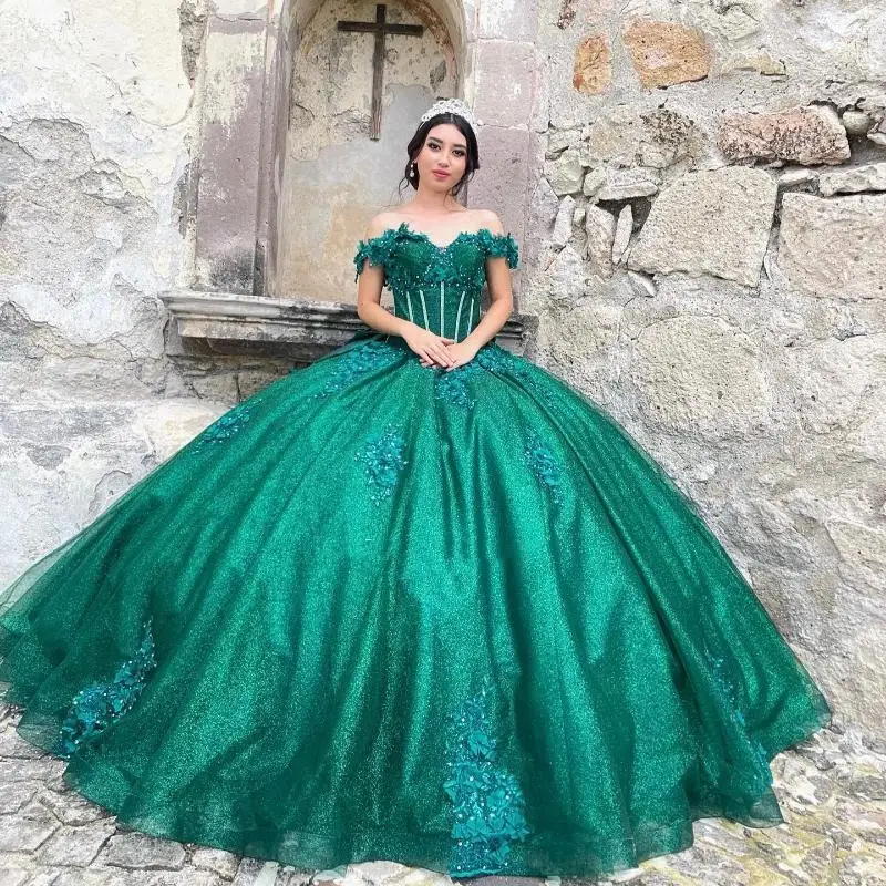 

Emerald Green Sweetheart Shiny Princess Quinceanrea Dresses Off Shoulder Lace Applique Flower Sweet 15 16th Birthday Party Gown
