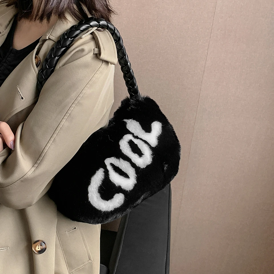 Letter Print Fur Women's Bag 2023 Winter Eco Bag Korean Plush Twisted Handle Sling Bag Furry Saddle Bag Fluffy Tote Handbag Y2K