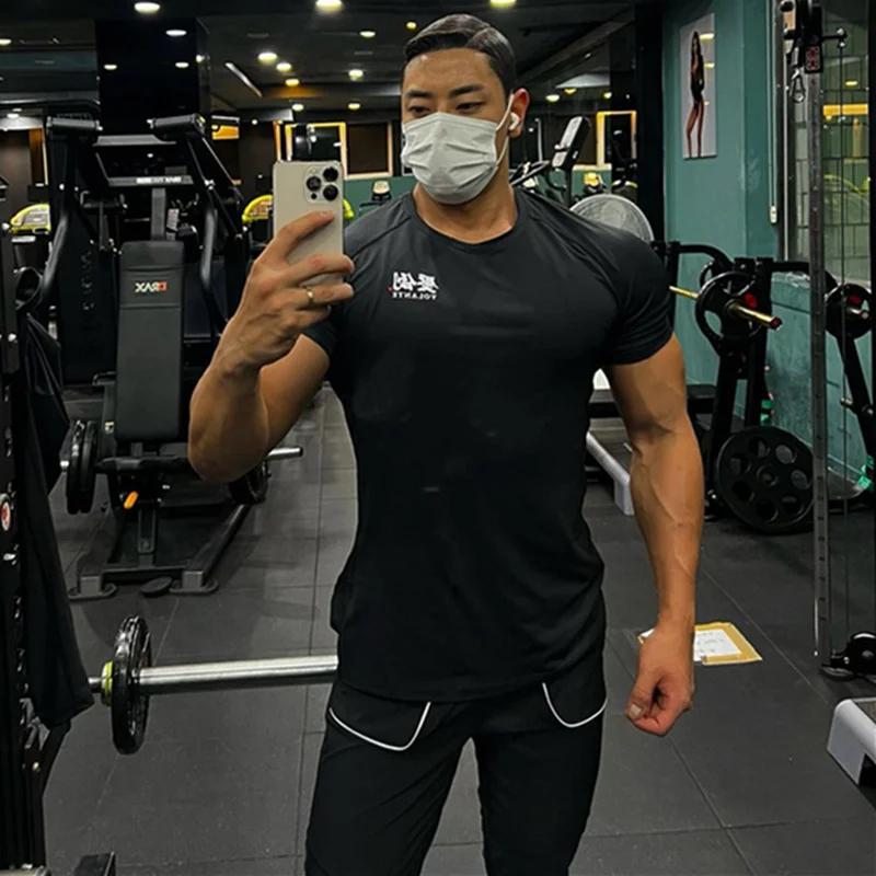 

2022 New Fitness Short-Sleeved Men's Sport T-Shirt Quick Dry Stretch Bodice Gym Running Training Round Neck Casual Tops