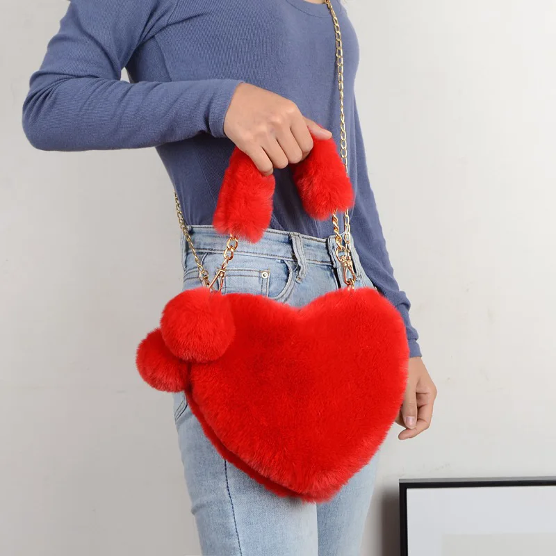 

Handbag Plush Women Heart Shaped Chain Bag With Small Ball Pendant Cute Ladies Handbag