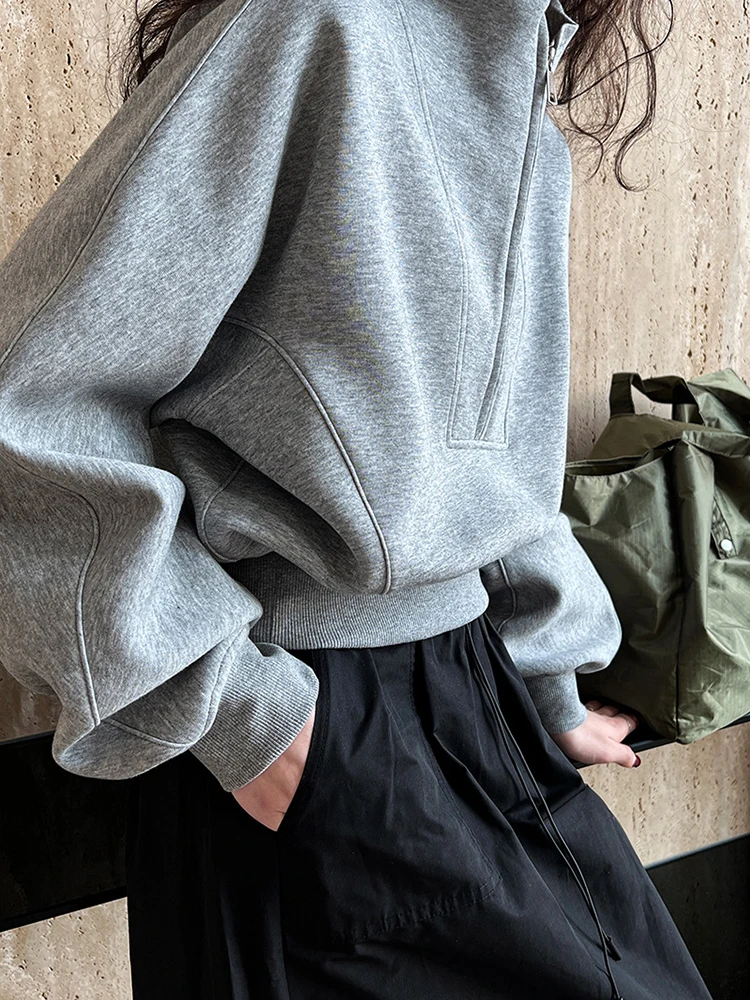 [EAM] Gray Green Shaped Elegant Sweatshirt New Stand Collar Long Sleeve Women Big Size Fashion Tide Spring Autumn 2026 1DH6660