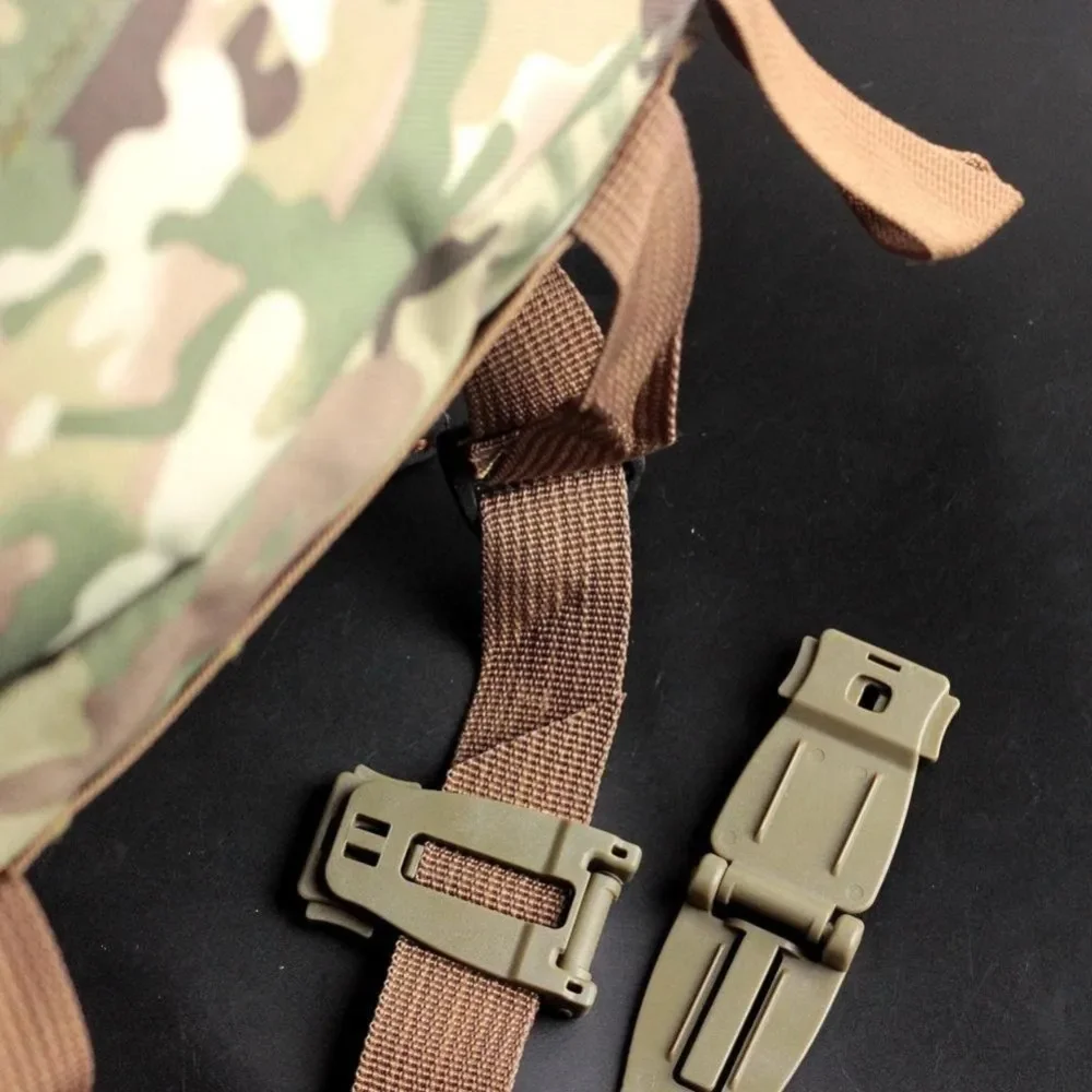 Description Picture 5 of item3PCS Multipurpose Carabiner Tactical Strap Buckle Clip Camping Equipment Backpack Bag Buckle Webbing Clip Outdoor Tool Accessory