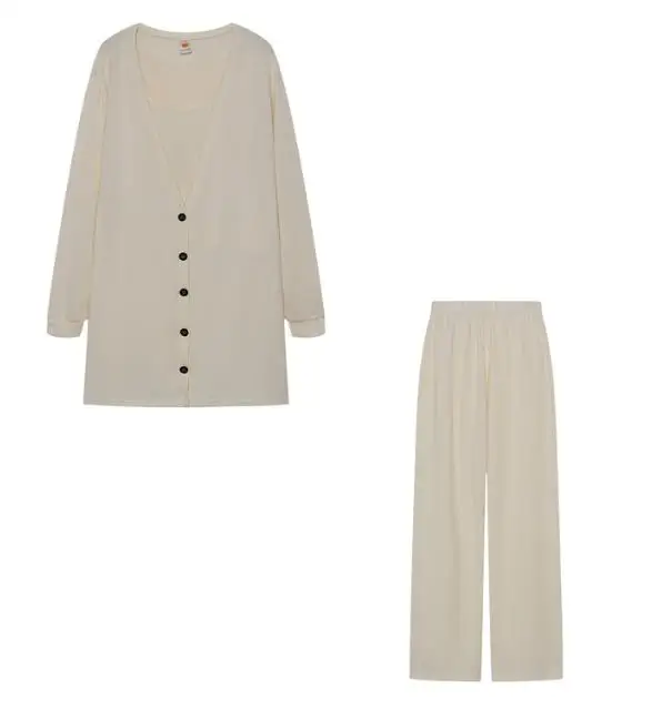 Рисунок 5 - Женский трикотажный комплект из трех предметов