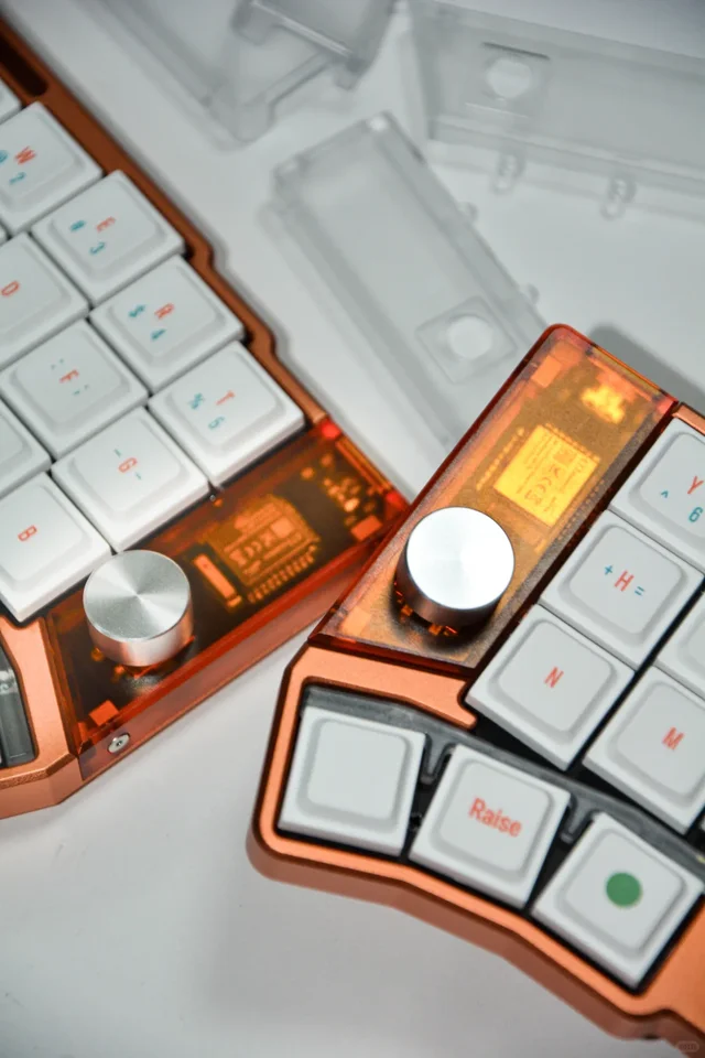 新しいオレンジ色のコルニックス完全ワイヤレス分割キーボード、有線