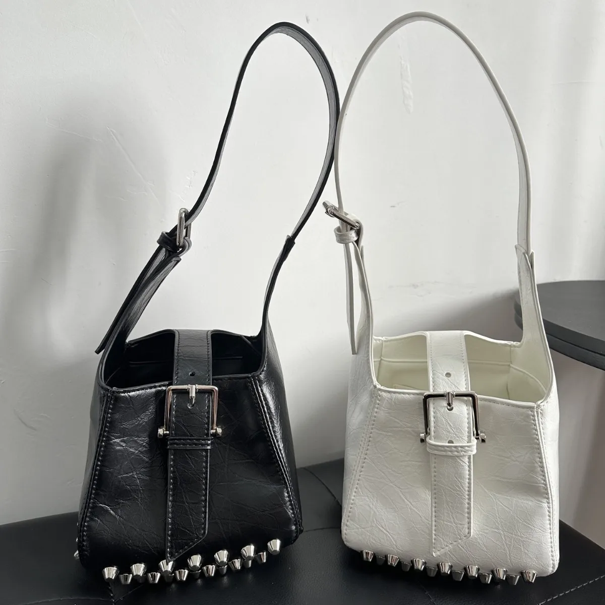 Fashion Women Shoulder Armpit Design Underarm Bag Pleated Saddle Bag Solid Color Messenger Bag Purse Hobos Handbags Y2K