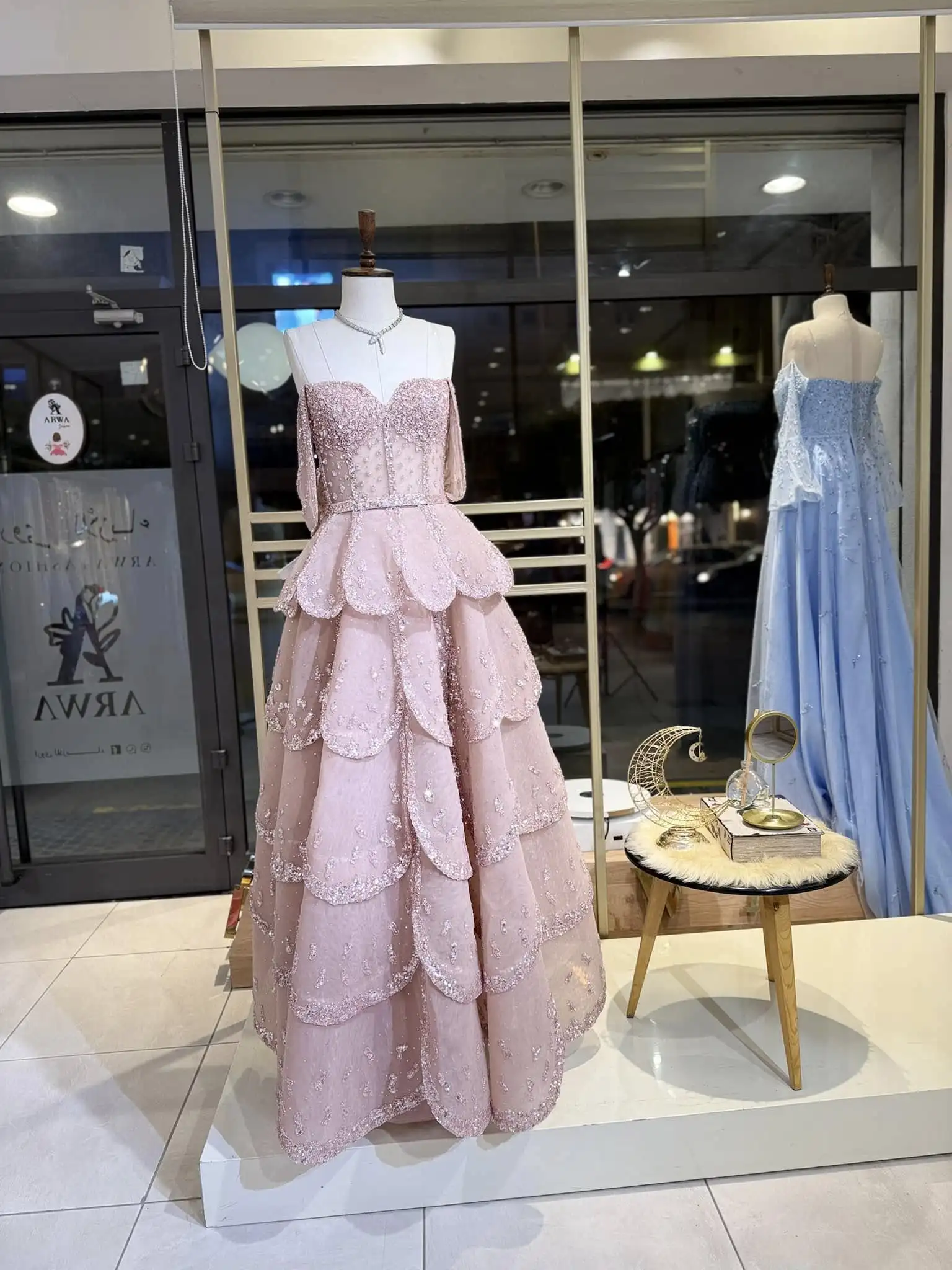 Wedding Guest Saudi Short Sleeve Tiered Skirt Floor Length Clothes Beaded Sparking Gems Stones Bodice