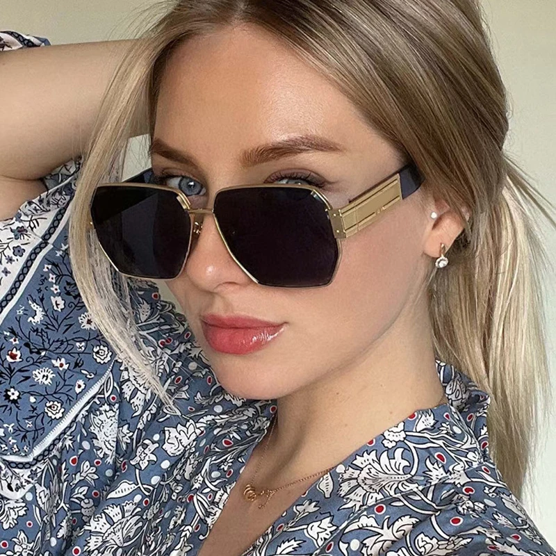 

Classic Square Sunglasses Women Brand Designer Vintage Sun Glasses Female Black Fashion Retro Shades Metal Oculos De Sol