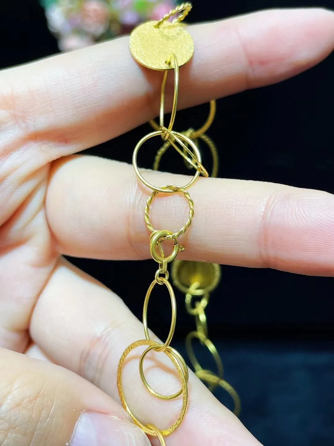 Рисунок 5 - Ожерелье из 18-каратного желтого золота