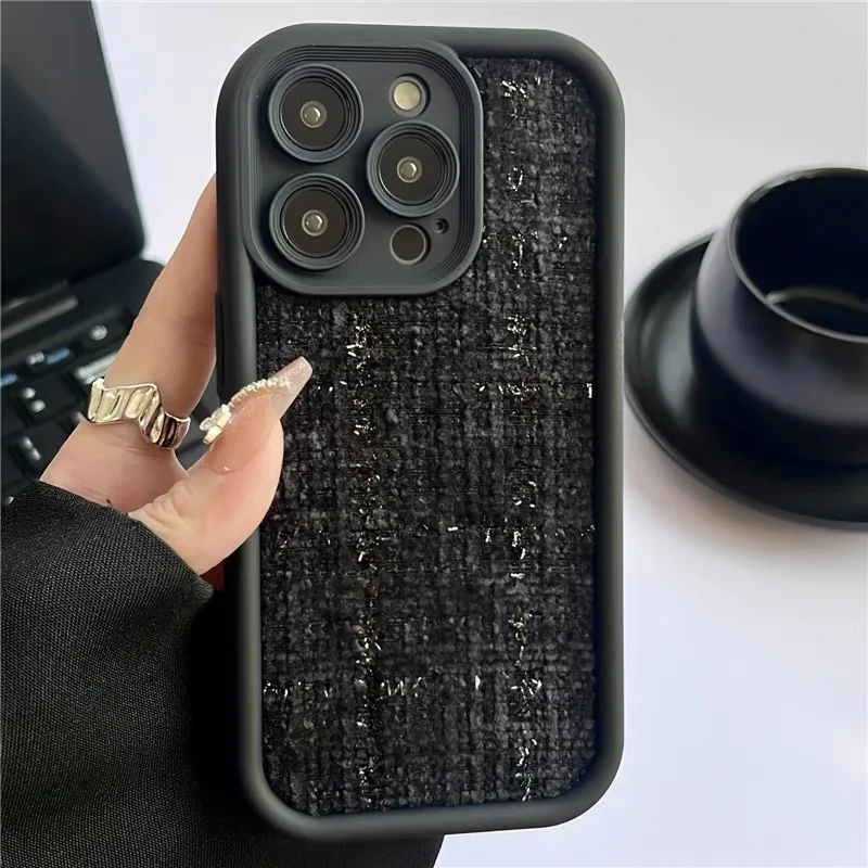 Custodia per telefono con motivo in lana per iPhone 11 12 13 14 15 Pro Max Morbido silicone Calore a mano Plaid antiurto Moda Indietro_voghion.com