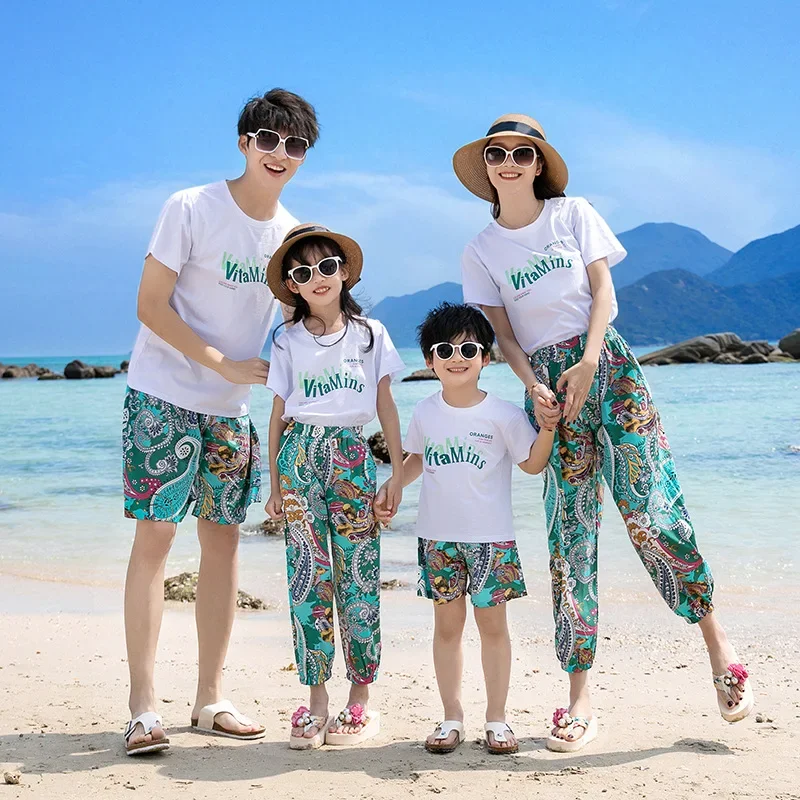 

Summer Beach Family Matching Outfits Mother Daughter Dad T-shirt & Short Pants Holiday Seaside Couple Lovers Matching Outfit