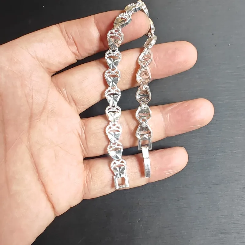 Elegant Two-Tone Heart Rectangular Link Bracelet - Silver Tone Textured Chain