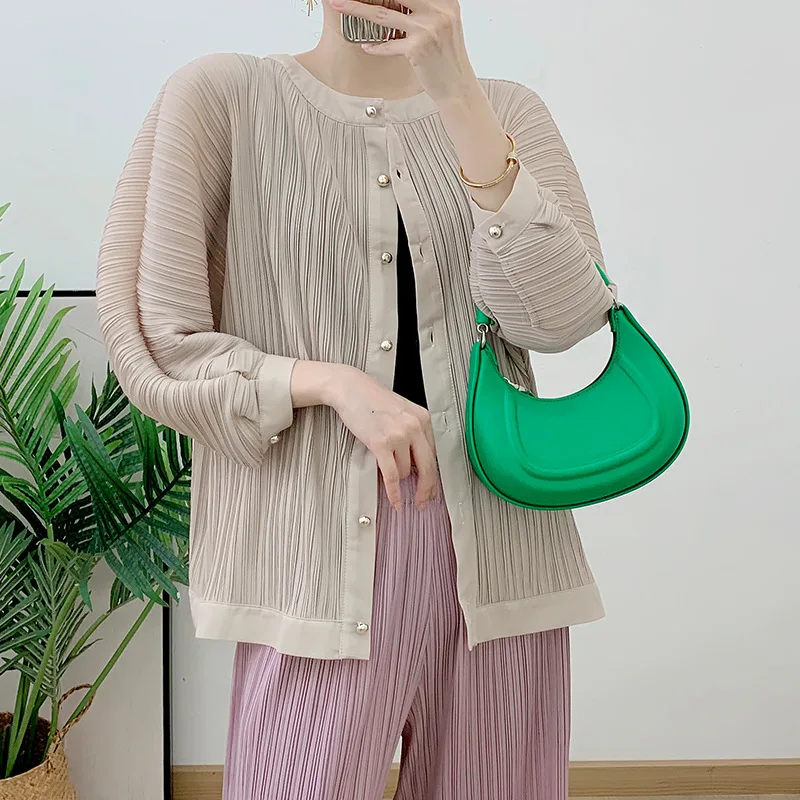 

2023 women's autumn clothes new cardigan blouse pleated top