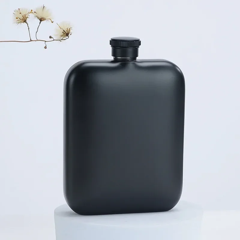 9oz Premium Hip Flask For Whiskey Camping Whiskey FlaskStainless Steel Hip Flask With Funnel Leakproof