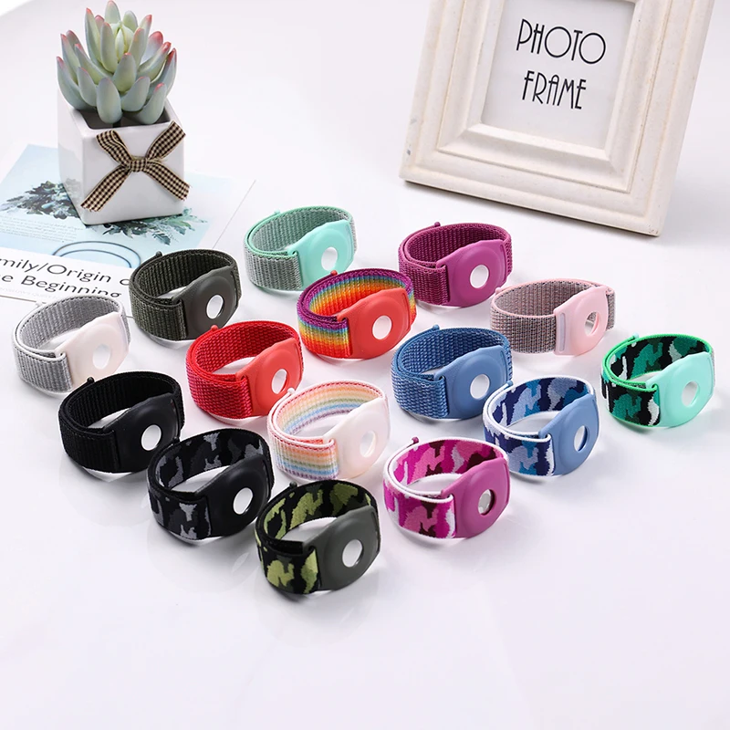 Lot de 4 bracelets Airtag pour enfants, support AirTag avec bracelet de  montre en nylon extensible réglable, boucle anti-perte pour Apple Air Tag  pour