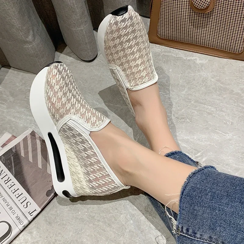 Hot Sale Women Sport Shoes Mesh Breathable Sneakers 2023 Summer Casual Loafers Outdoor Running Shoes Fashion Lace Flats Platform