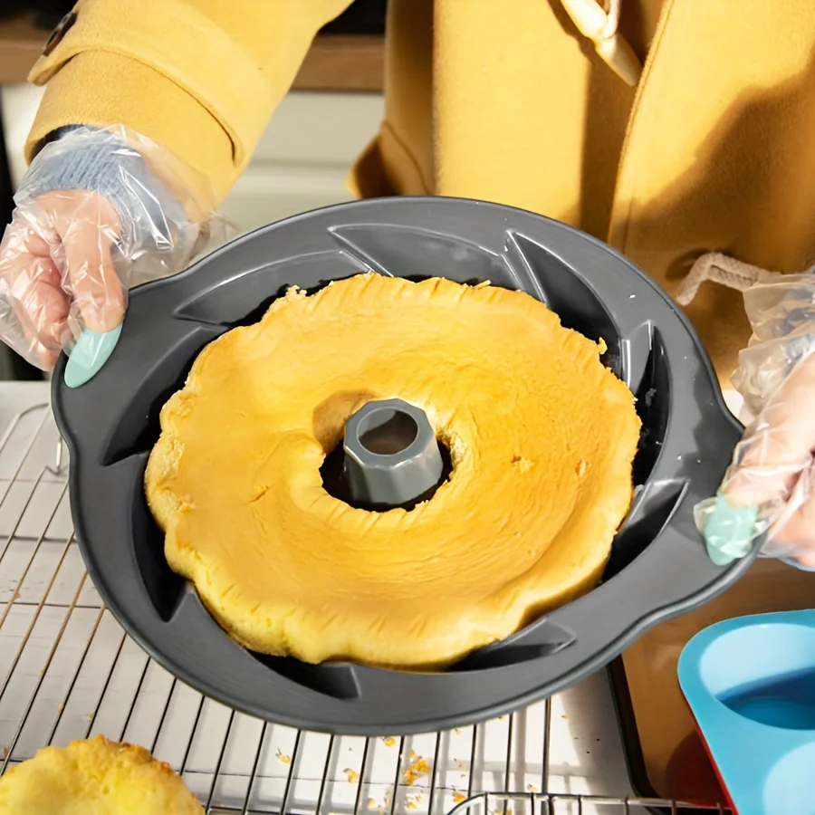 High quality silicone cyclone cake mold High temperature resistant household oven baking pan steamed cake mold baking tools Kitchen