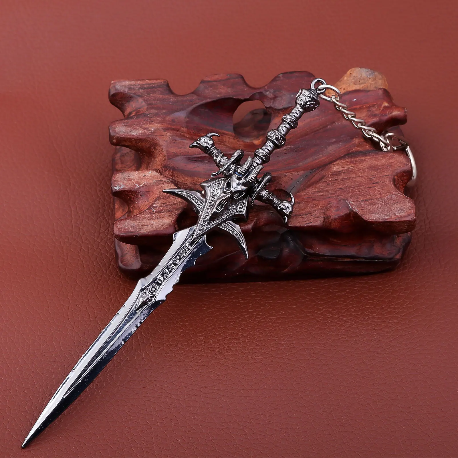 Anime Game Weapon Keychain World of Warcraft Weapon Frostmourne Sword Keychain Lich King Sheep Head Sword Keyring Weapon Cosplay Props Fans Gift
