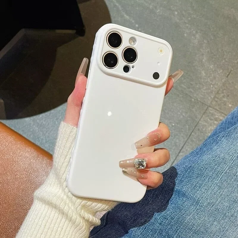 Heart-Shaped TPU Phone Case in Solid Color Silicone