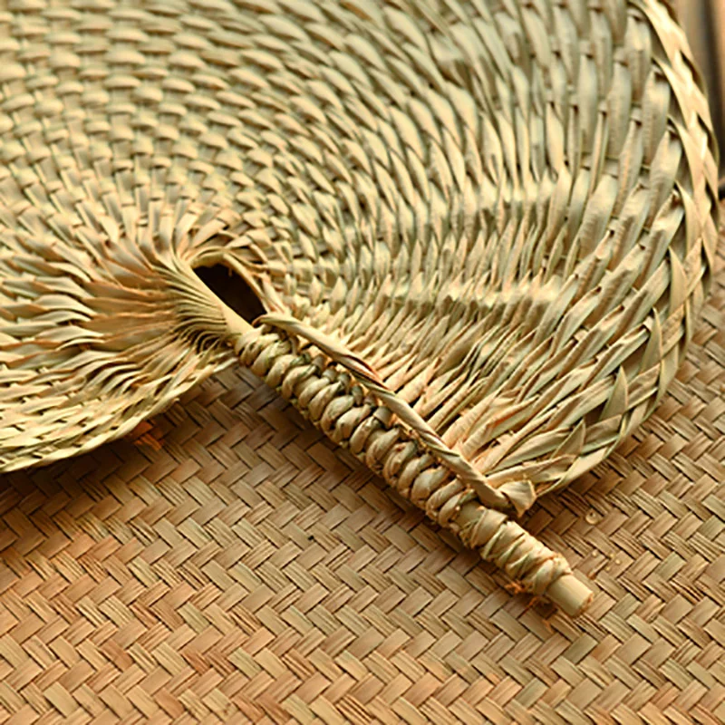Handmade Straw Cooling Fan, Love Oval Shaped Hand Held Fan, Woven Cooling Fan for Home, Tearoom Decoration Ornaments, 1PC