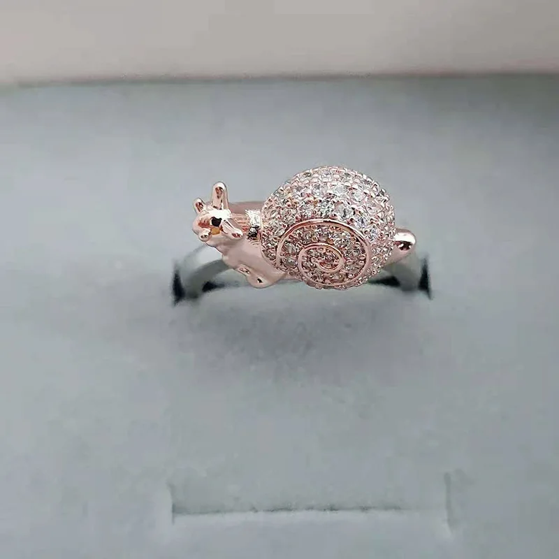 

2024 Woman Rings Korean Fashion Gothic Accessories Rose Gold Snail Rhinestone-Encrusted Open Ring Gold Jewelry Engagement Ring